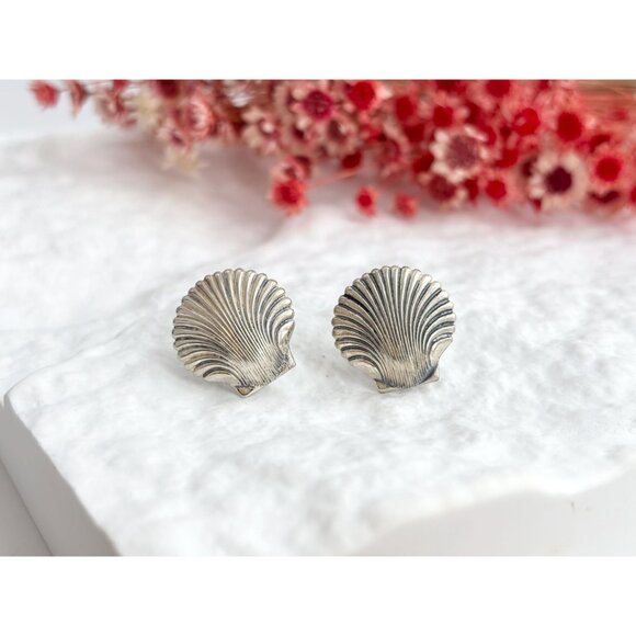 Seashell Carved Vintage Scalloped Screw Back Sterling Silver 925 Stud Earrings - Picture 12 of 12